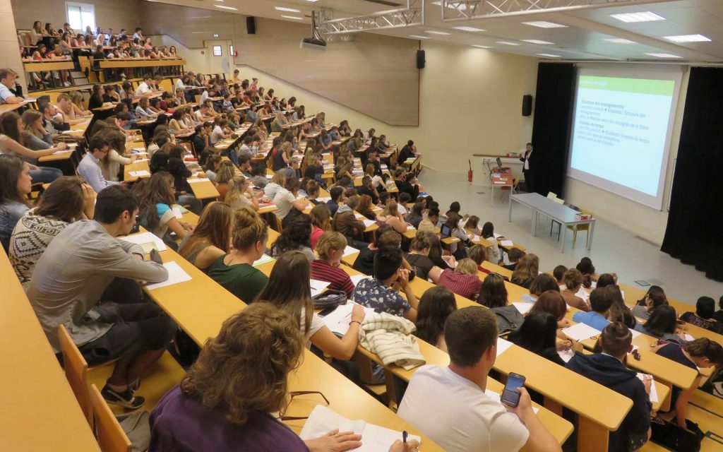 Avis aux étudiants redoublants en première année des licences concernant les correspondances entre les matières de l’ancien et du nouveau programme